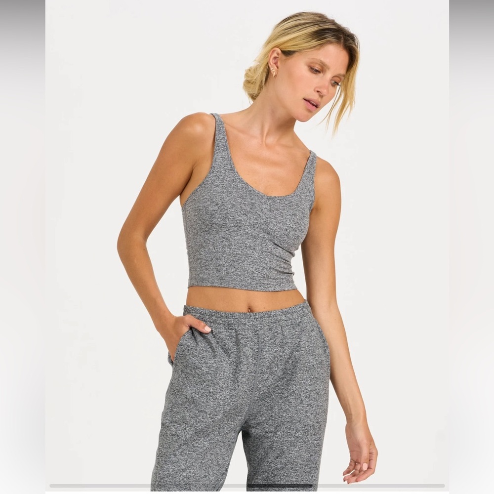 Vuori Halo Performance Tank